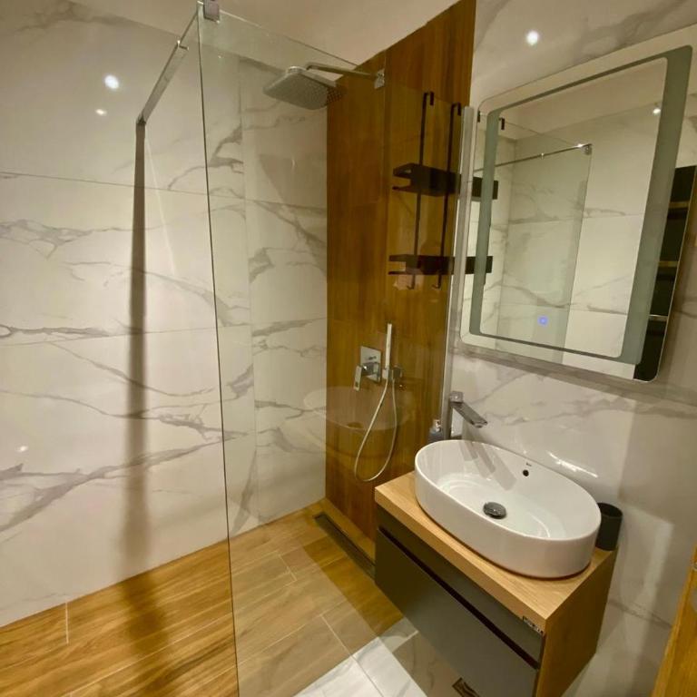 Balkan Square - One-Bedroom Apartment - 3