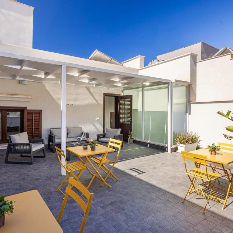 Casa Azzurra Rooms e apartment By Dimora Hub - One-Bedroom Apartment with Terrace - 1