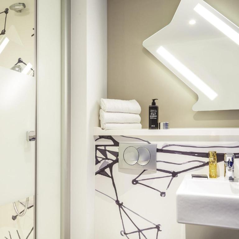Ibis Budget Montpellier Aéroport Parc Des Expos - Chambre Triple avec Lit Double et Lit d'Appoint - 3