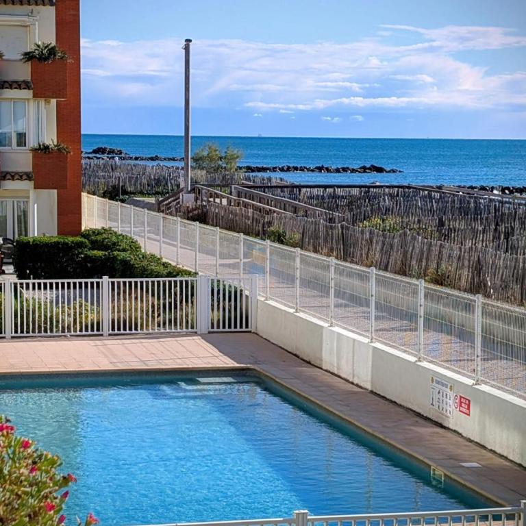 Studio Vue mer, Piscine, Wifi, Climatisation, Parking privé, Terrasse 1ère ligne - La Coulée Douce - Appartement - Vue sur Mer - 25