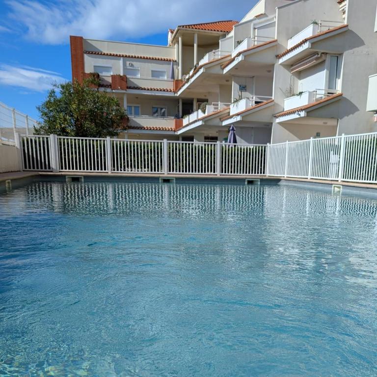 Studio Vue mer, Piscine, Wifi, Climatisation, Parking privé, Terrasse 1ère ligne - La Coulée Douce - Appartement - Vue sur Mer - 27