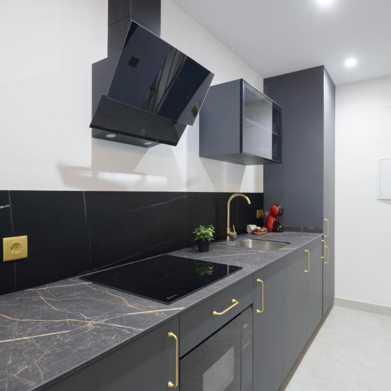 San Lázaro Suites - Three-Bedroom Deluxe Apartment - 11