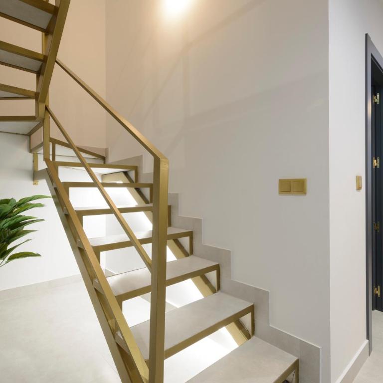 San Lázaro Suites - Three-Bedroom Deluxe Apartment - 8