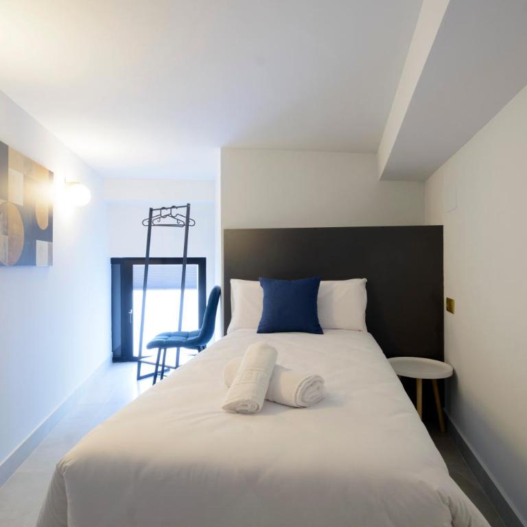 San Lázaro Suites - Three-Bedroom Deluxe Apartment - 2