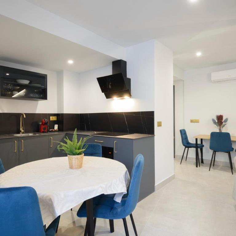 San Lázaro Suites - Three-Bedroom Deluxe Apartment - 7