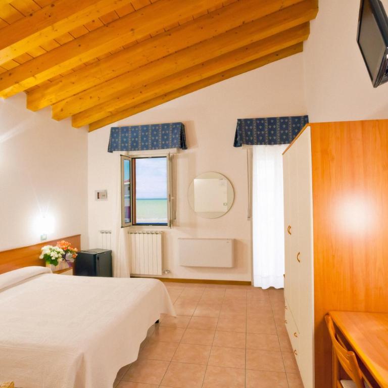 Hotel Ca' D'Oro - Camera Quadrupla con Balcone - 6