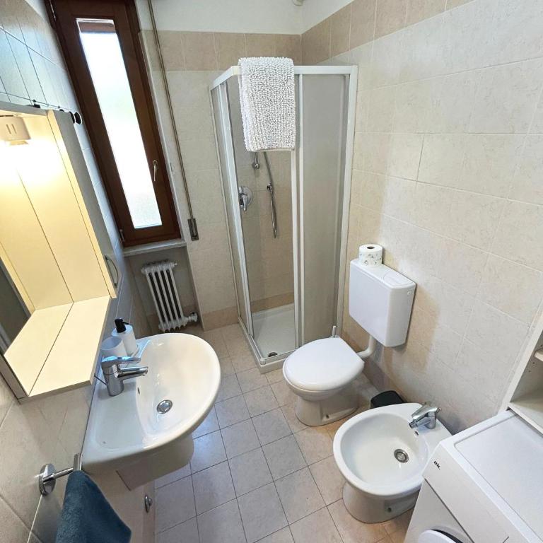 Sacro Cuore Comfort Apartment - 5 Min Walk - Appartamento Standard con 2 Camere da Letto - 4