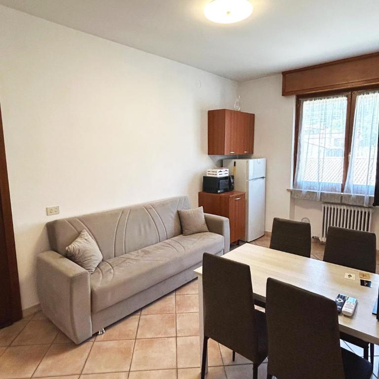 Sacro Cuore Comfort Apartment - 5 Min Walk - Appartamento Standard con 2 Camere da Letto - 6