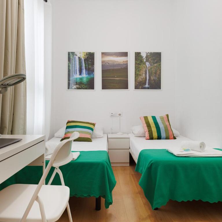 Elegance and Comfort in Barcelona, 4Bedroom Apartment in the Most Exclusive Area - Four-Bedroom Apartment - 20