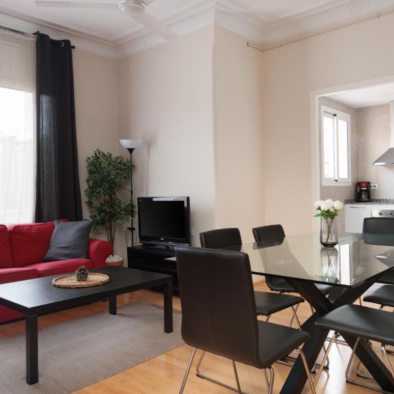 Elegance and Comfort in Barcelona, 4Bedroom Apartment in the Most Exclusive Area - Four-Bedroom Apartment - 11