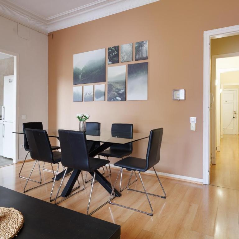 Elegance and Comfort in Barcelona, 4Bedroom Apartment in the Most Exclusive Area - Four-Bedroom Apartment - 15