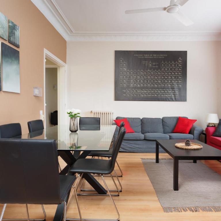 Elegance and Comfort in Barcelona, 4Bedroom Apartment in the Most Exclusive Area - Four-Bedroom Apartment - 10