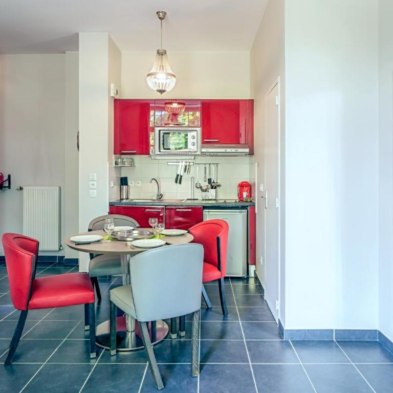 Apparthôtel Tempologis - Chateau de la Rochette - Appartement Supérieur (2 Adultes) - 3