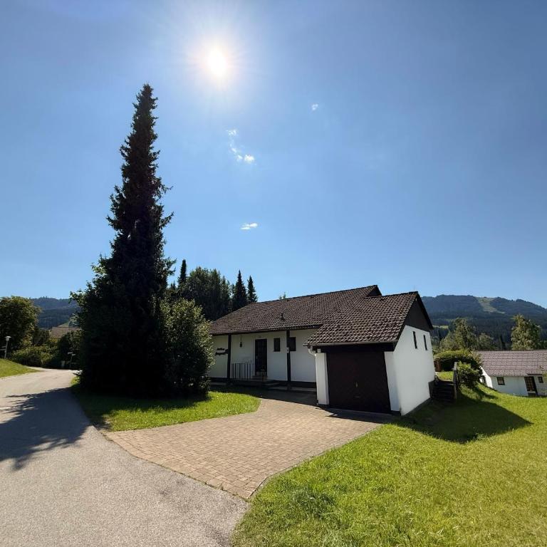 Landhaus Margarete im Feriendorf Reichenbach - Three-Bedroom House with Terrace - 5