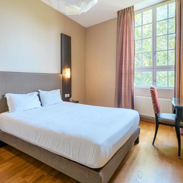 Apparthôtel Tempologis - Chateau de la Rochette - Chambre Triple - 9