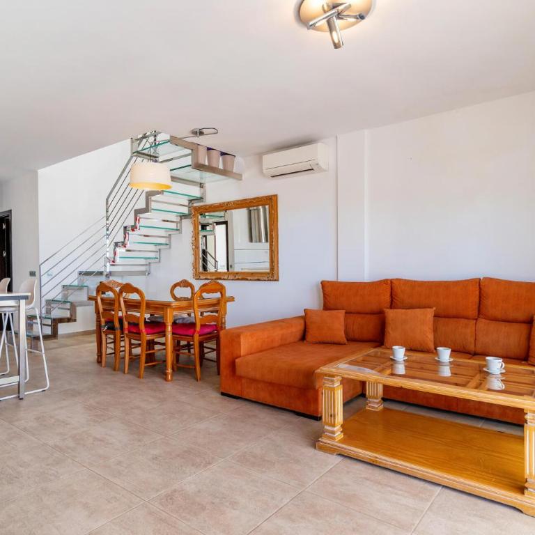 Awesome Home In Torrox Costa - Casa de 4 dormitorios - 2