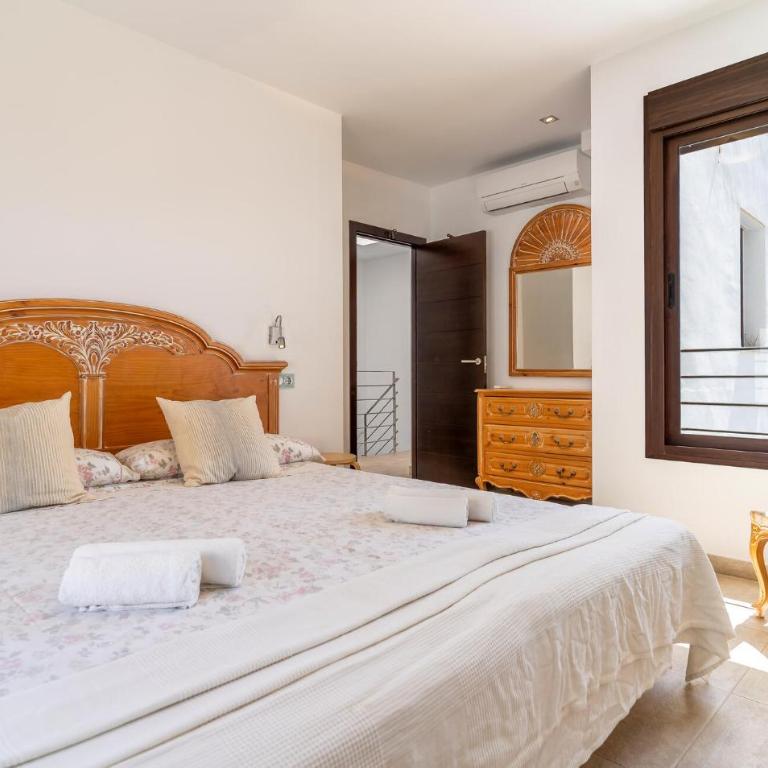 Awesome Home In Torrox Costa - Casa de 4 dormitorios - 7