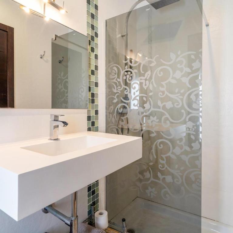 Awesome Home In Torrox Costa - Casa de 4 dormitorios - 12