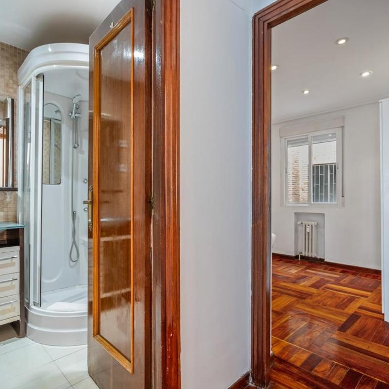 Apartment in Salamanca neighborhood for 5 pax - Bocangel - Three-Bedroom Apartment - 27