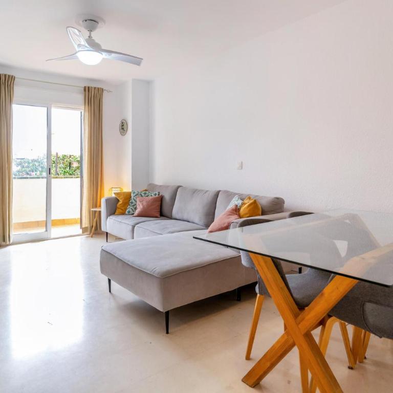 Cozy Apartment In Benalmadena With Swimming Pool - Apartamento de 3 dormitorios - 6