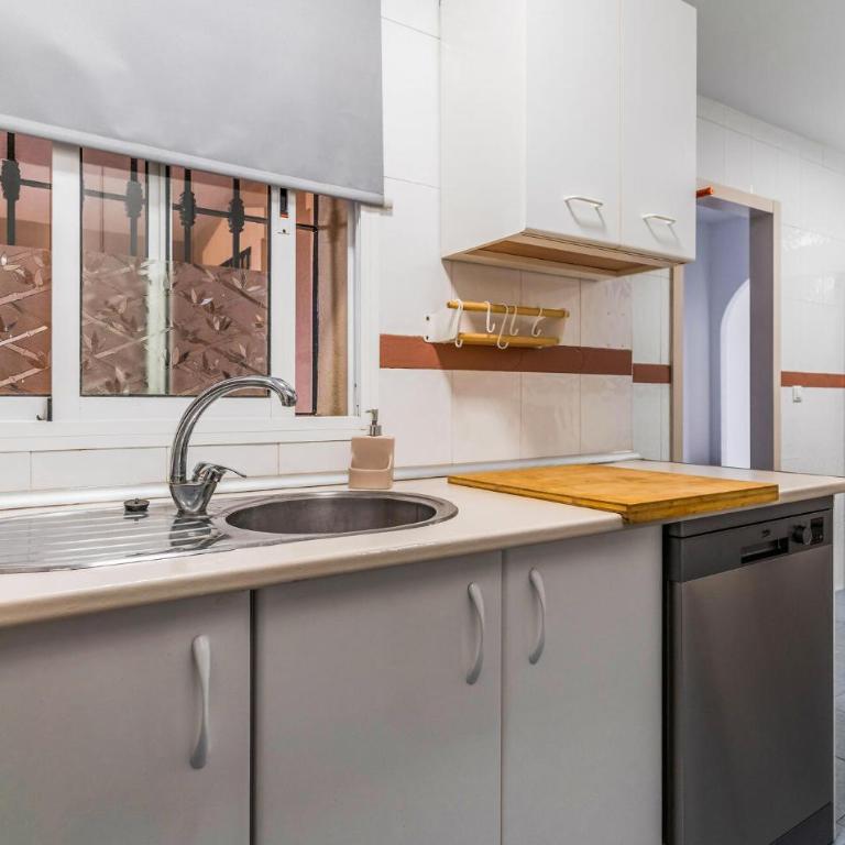 Cozy Apartment In Benalmadena With Swimming Pool - Apartamento de 3 dormitorios - 7