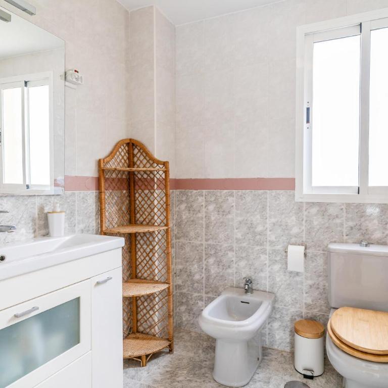 Cozy Apartment In Benalmadena With Swimming Pool - Apartamento de 3 dormitorios - 10