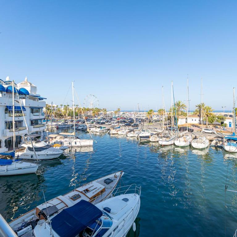 Puerto Marina Terrace Apartment, 1 min from the BEACH - Apartamento de 1 dormitorio - 5