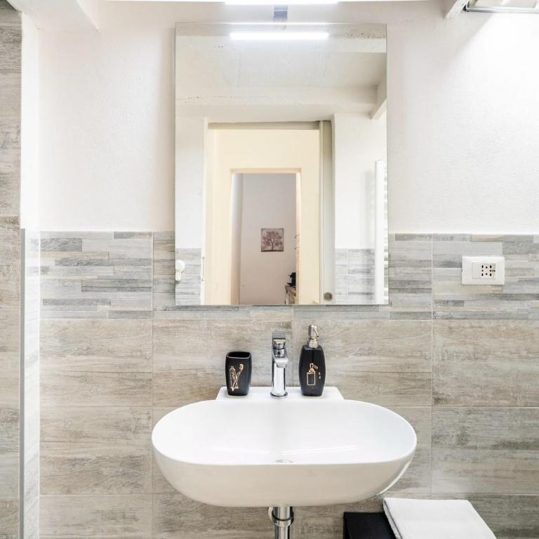 Firenze Center - 5min to Duomo, Station - Wifi and AC - Appartamento con 1 Camera da Letto - 20