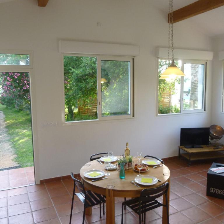 Mas Picton chambres d'hôtes piscine jardin 10 min à pied de la mer - Maison 1 Chambre - 12