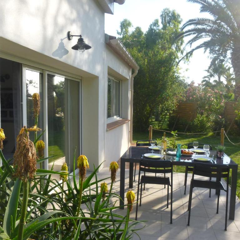 Mas Picton chambres d'hôtes piscine jardin 10 min à pied de la mer - Maison 1 Chambre - 16