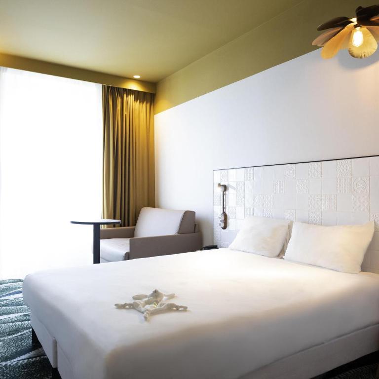 ibis Styles Paris Gare De Lyon TGV - Chambre Triple avec 1 Lit Double et 1 Canapé-Lit - 1