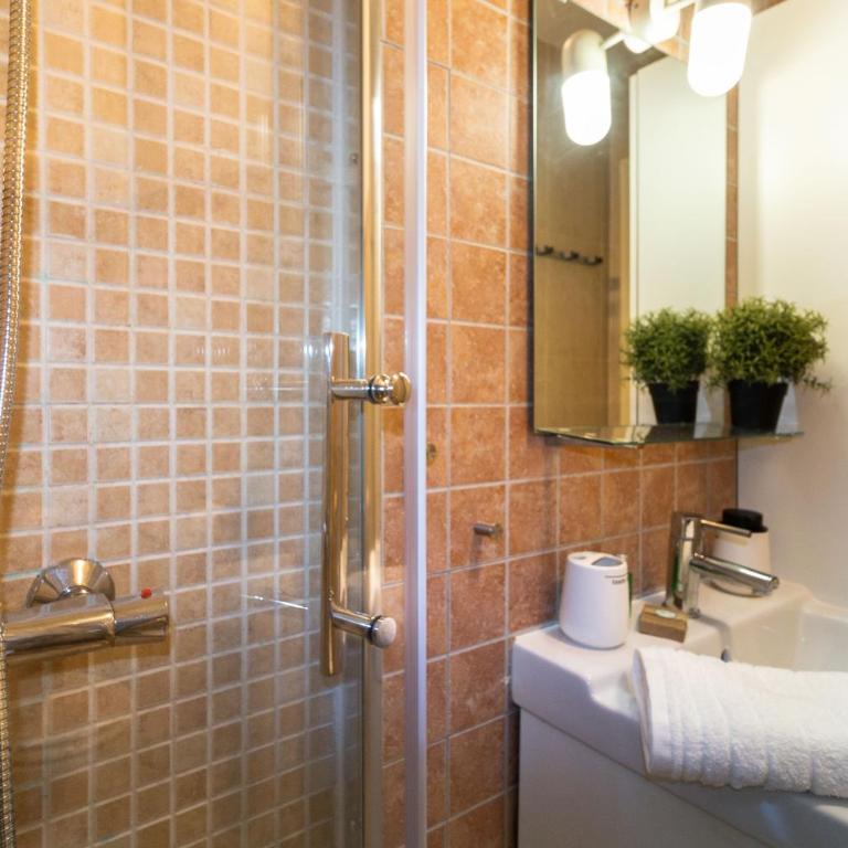 Descubre Málaga desde un Apartamento en su Centro Histórico - Apartamento de 2 dormitorios - 21
