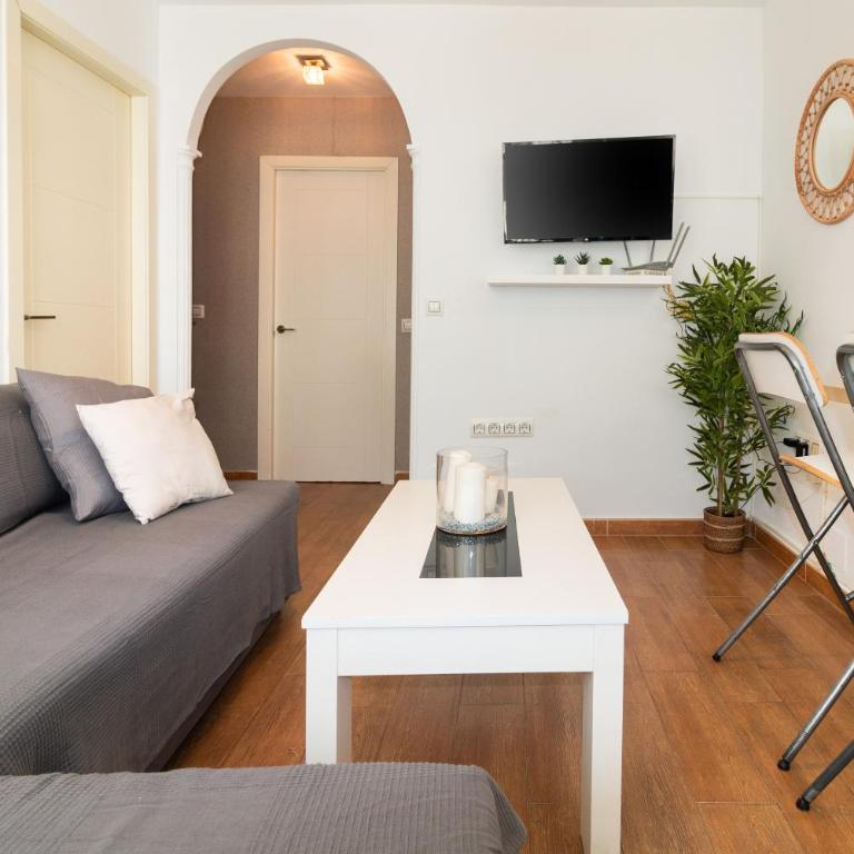 Descubre Málaga desde un Apartamento en su Centro Histórico - Apartamento de 2 dormitorios - 2