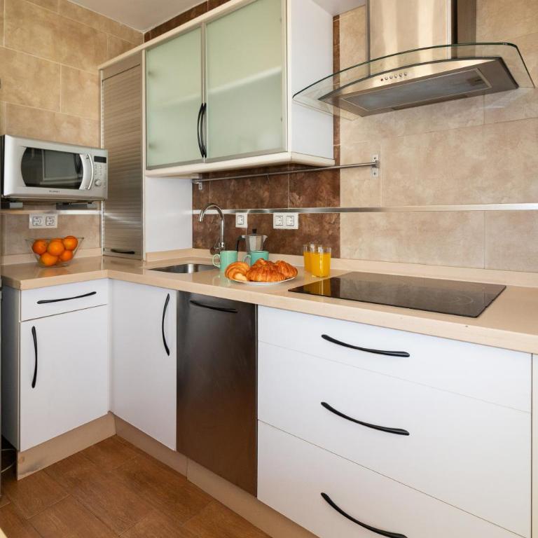 Descubre Málaga desde un Apartamento en su Centro Histórico - Apartamento de 2 dormitorios - 5