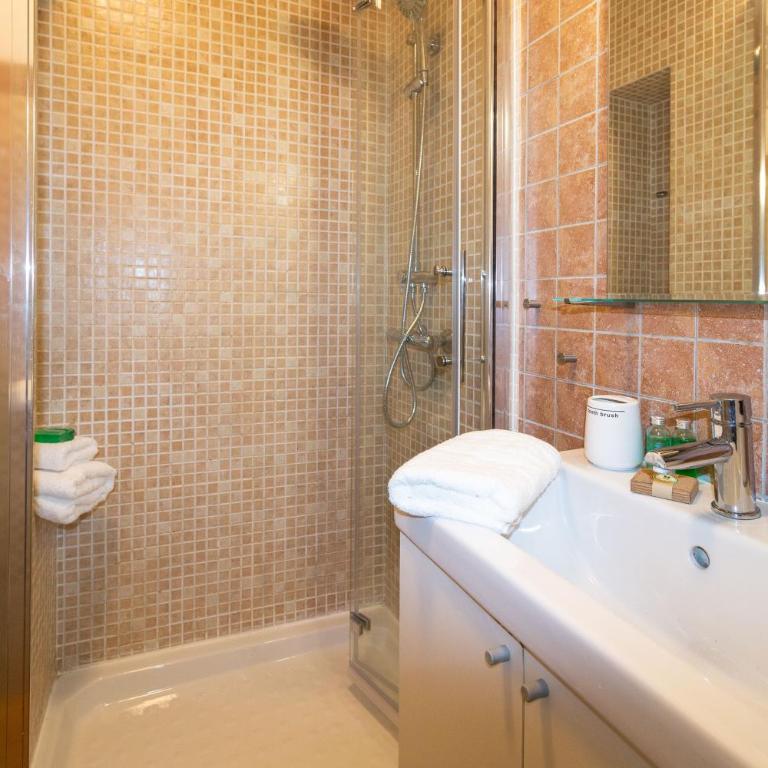 Descubre Málaga desde un Apartamento en su Centro Histórico - Apartamento de 2 dormitorios - 6