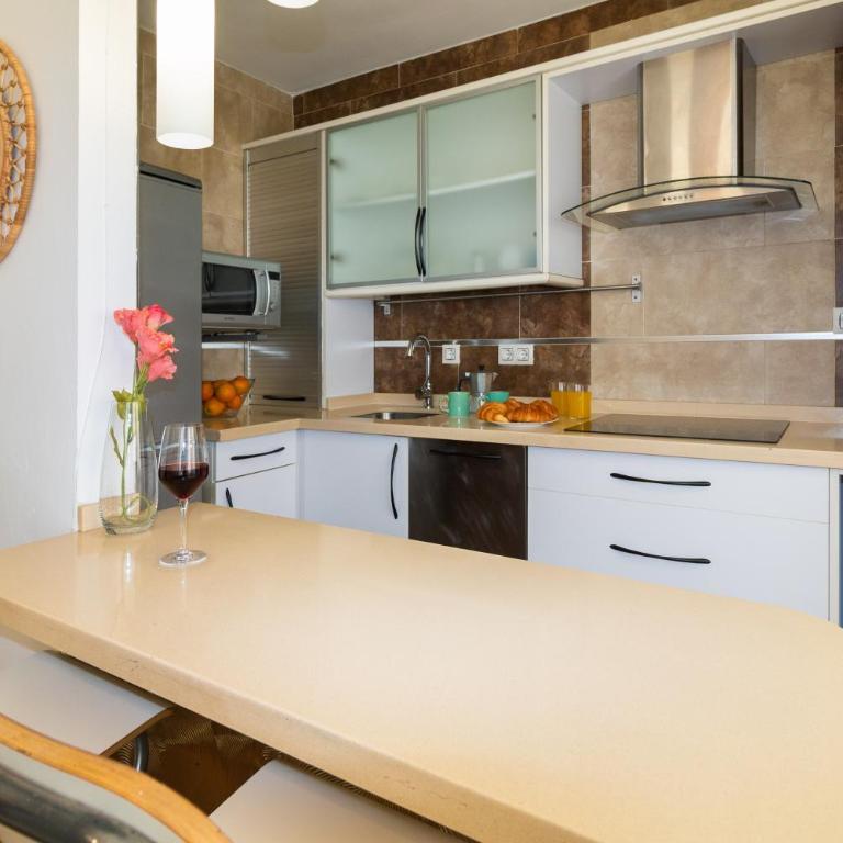 Descubre Málaga desde un Apartamento en su Centro Histórico - Apartamento de 2 dormitorios - 12