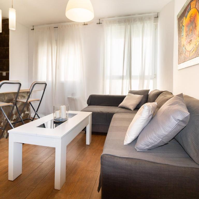 Descubre Málaga desde un Apartamento en su Centro Histórico - Apartamento de 2 dormitorios - 1