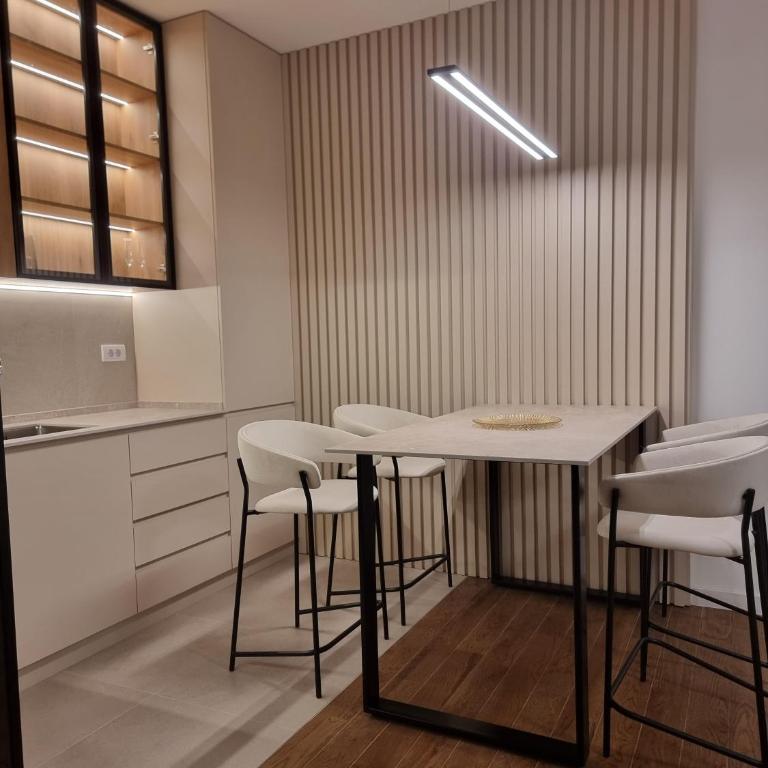 Skyline Lux Apartment by Planet Residence - One-Bedroom Apartment - 3