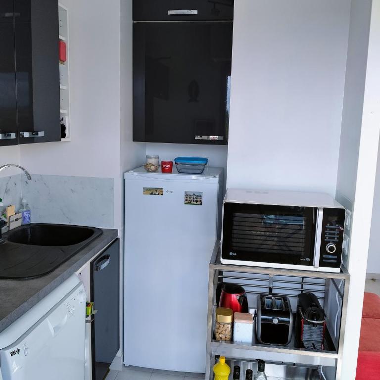 Joli appartement familial, 2 chambres, calme et soleil - Two-Bedroom Apartment - 10