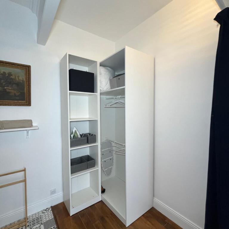 Appartement de charme - Parking privé gratuit - Métro proche - Cours Emile Zola - Appartement 1 Chambre - 14