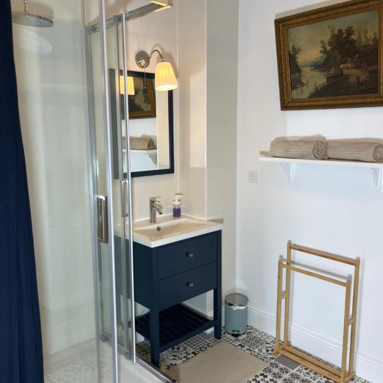 Appartement de charme - Parking privé gratuit - Métro proche - Cours Emile Zola - Appartement 1 Chambre - 12