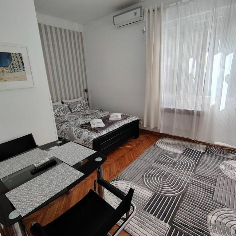 Apartment 20 - One-Bedroom Apartment - 1