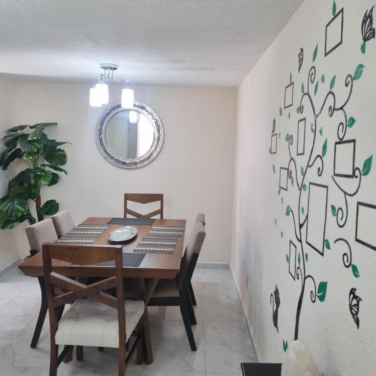 El depa de Natalia a min de aeropuerto y estadio GNP - Two-Bedroom Apartment - 8
