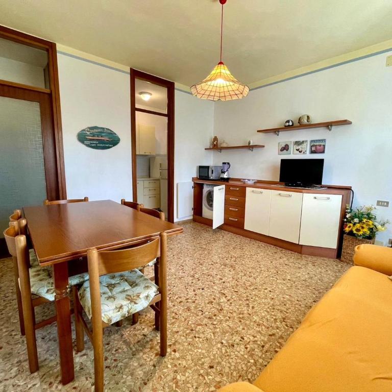 Comfortable villa near the beach - Villa - 7