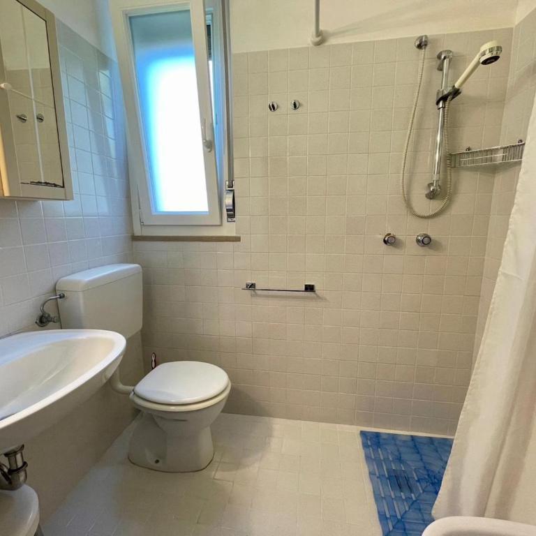 Comfortable villa near the beach - Villa - 9