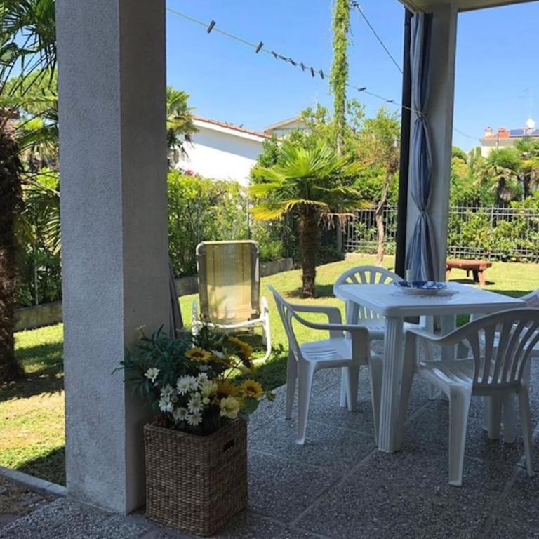 Comfortable villa near the beach - Villa - 1