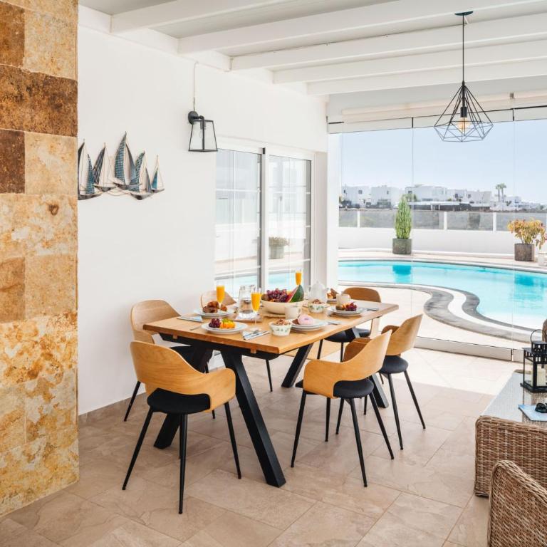 VILLA ALAY by Buenavilla - Three-Bedroom Villa - 5