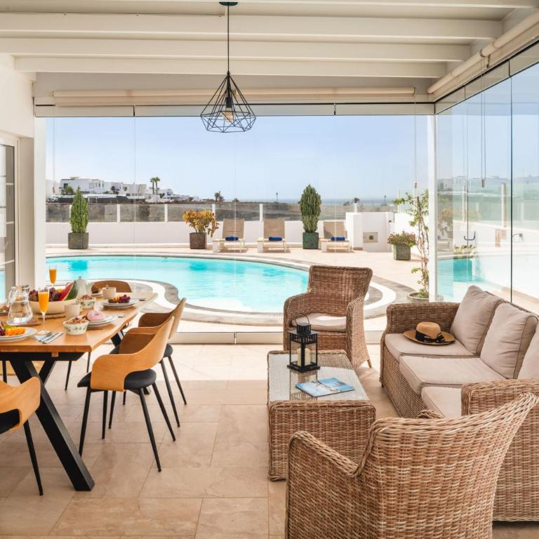 VILLA ALAY by Buenavilla - Three-Bedroom Villa - 6