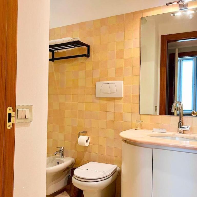 Residenza Tazzoli - BIG HOUSE 120 m2, with 2 bedrooms and 2 bathrooms - Appartamento con 2 Camere da Letto - 9