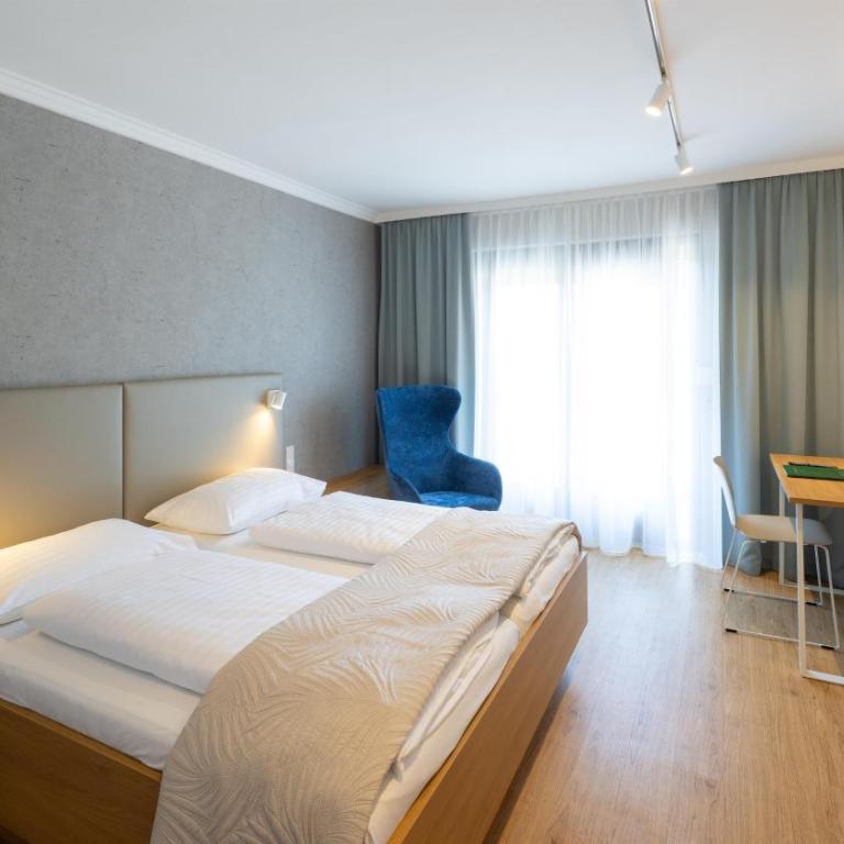 Familien-Sporthotel Florianihof - Doppelzimmer mit Dusche - 12